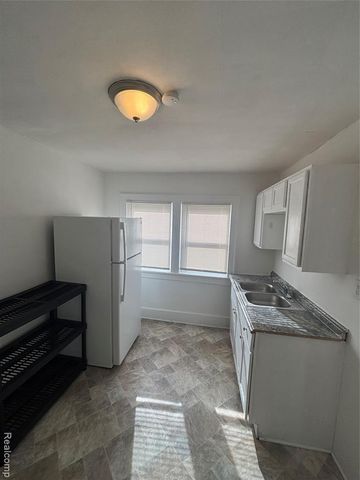 4742 Alter, Detroit, MI 48215