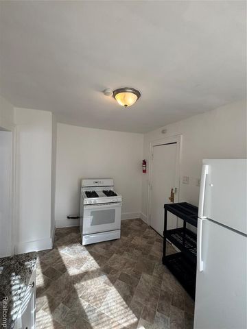 4742 Alter, Detroit, MI 48215