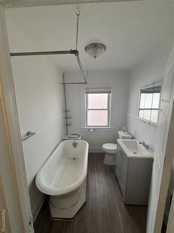 4742 Alter, Detroit, MI 48215