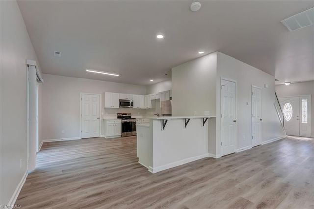 1048 Megan Cross Lane, Kernersville, NC 27284