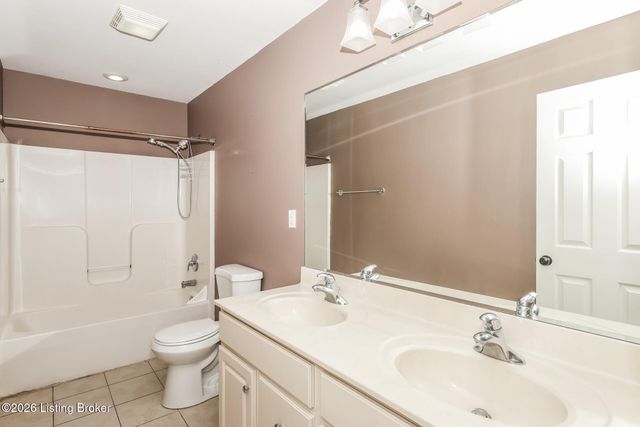 10917 Worthington Ln, Prospect, KY 40059