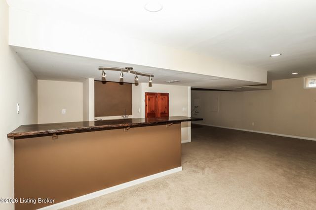 10917 Worthington Ln, Prospect, KY 40059