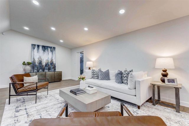 9219 Timberside Drive, Houston, TX 77025