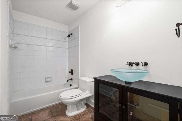 5015 Rockingham Drive, Roswell, GA 30075