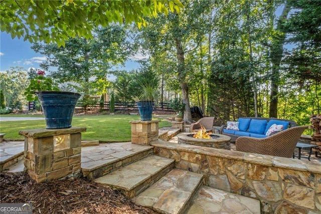 5015 Rockingham Drive, Roswell, GA 30075
