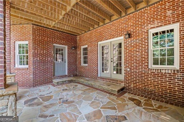 5015 Rockingham Drive, Roswell, GA 30075