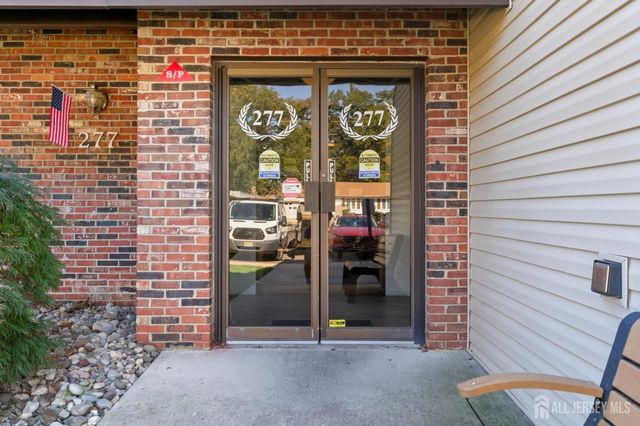 277 Crosse Drive 2C, Monroe, NJ 08831