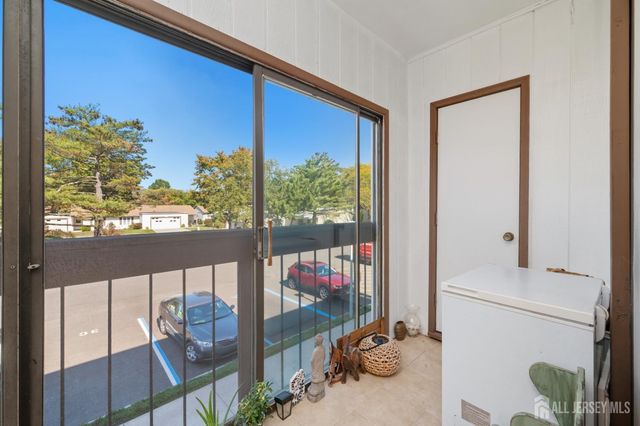 277 Crosse Drive 2C, Monroe, NJ 08831