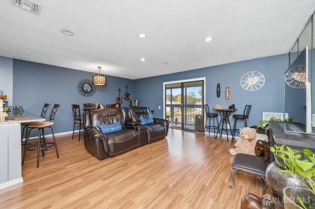 277 Crosse Drive 2C, Monroe, NJ 08831