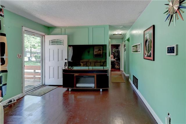 8201 E 110th Street, Kansas City, MO 64134