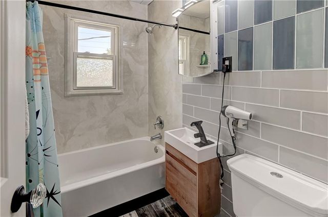 8201 E 110th Street, Kansas City, MO 64134