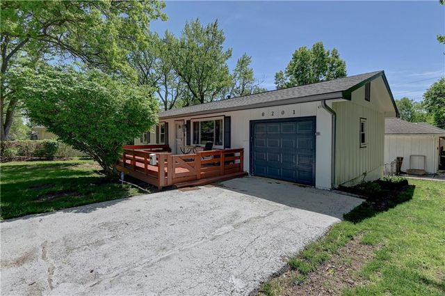 8201 E 110th Street, Kansas City, MO 64134