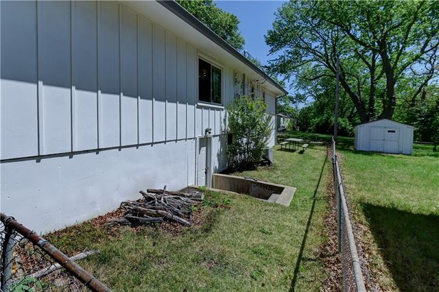 8201 E 110th Street, Kansas City, MO 64134