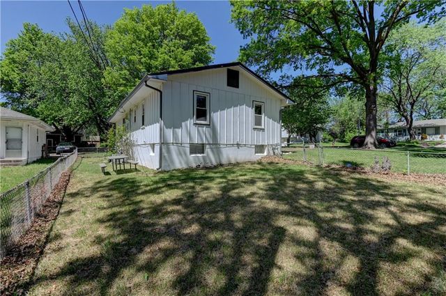 8201 E 110th Street, Kansas City, MO 64134