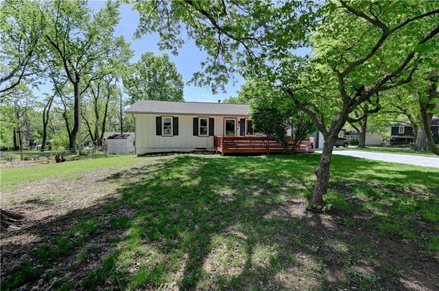 8201 E 110th Street, Kansas City, MO 64134