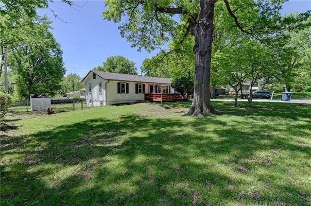 8201 E 110th Street, Kansas City, MO 64134