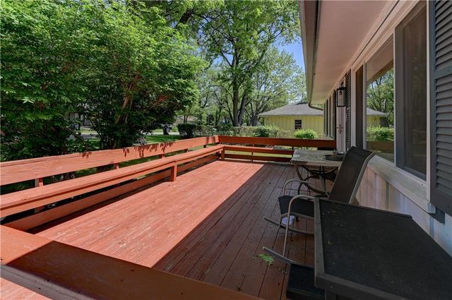 8201 E 110th Street, Kansas City, MO 64134