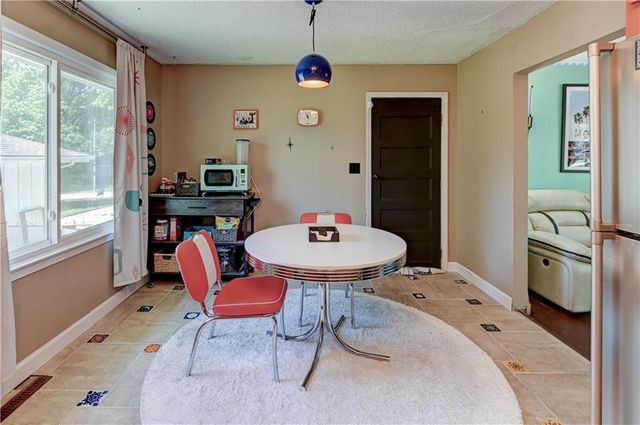 8201 E 110th Street, Kansas City, MO 64134