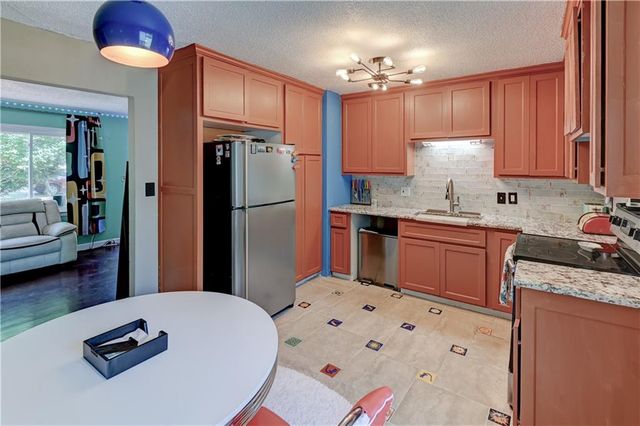 8201 E 110th Street, Kansas City, MO 64134