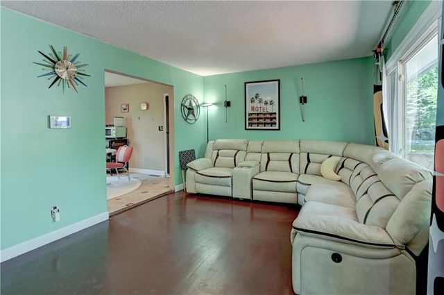 8201 E 110th Street, Kansas City, MO 64134