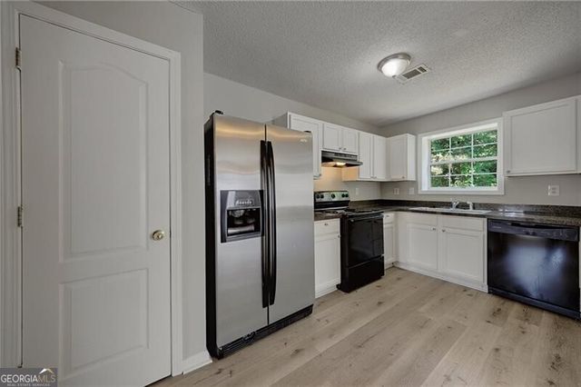 7624 Mcgillicuty Drive, Union City, GA 30291