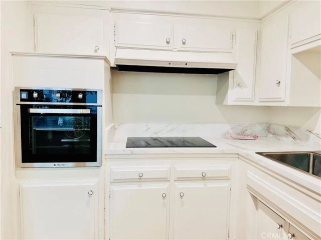 239 S Barrington Avenue F8, Los Angeles, CA 90049