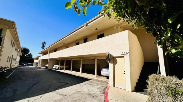 239 S Barrington Avenue F8, Los Angeles, CA 90049