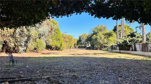 239 S Barrington Avenue F8, Los Angeles, CA 90049