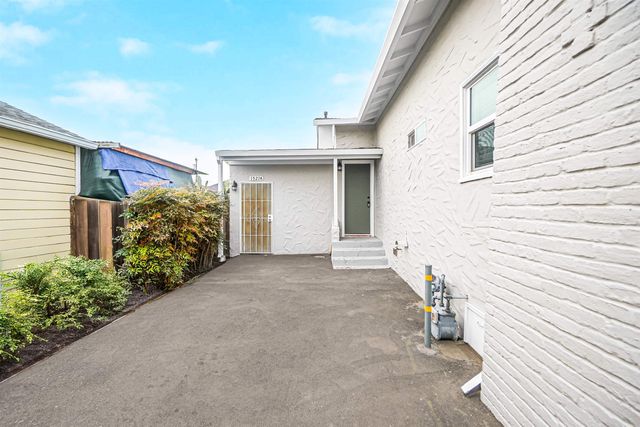 1521 159Th Ave, San Leandro, CA 94578