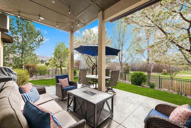 3445 E Parsnip Peak Dr, Boise, ID 83716