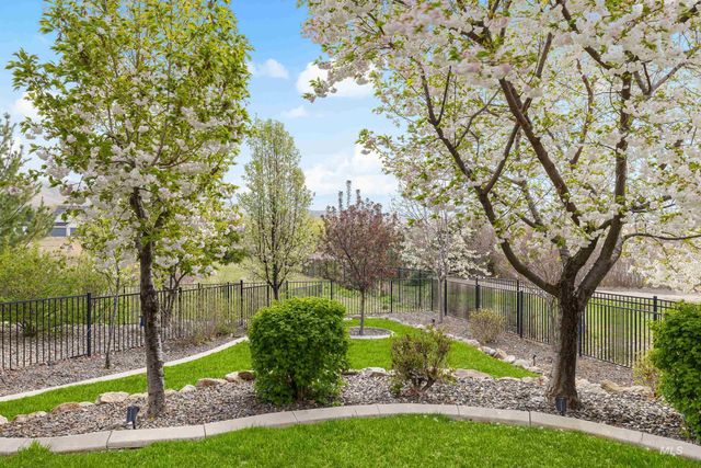 3445 E Parsnip Peak Dr, Boise, ID 83716