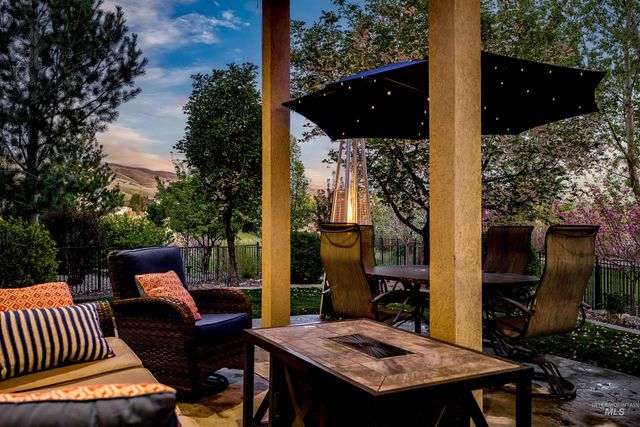 3445 E Parsnip Peak Dr, Boise, ID 83716