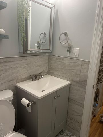 2453 Union Boulevard Apt 21B, Islip, NY 11751