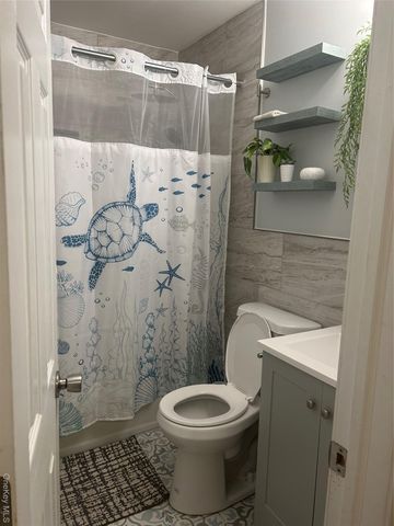 2453 Union Boulevard Apt 21B, Islip, NY 11751