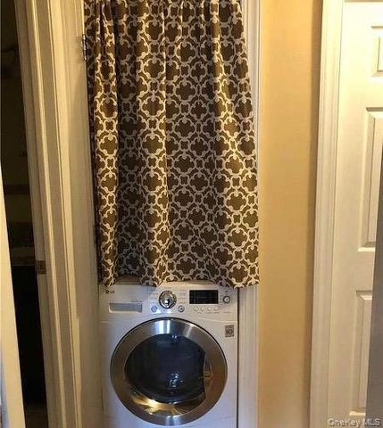 2453 Union Boulevard Apt 21B, Islip, NY 11751