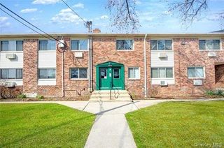 2453 Union Boulevard Apt 21B, Islip, NY 11751