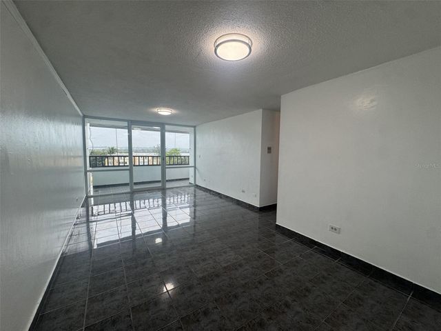 Laguna Gardens LAGUNA 4E, Carolina, PR 00979