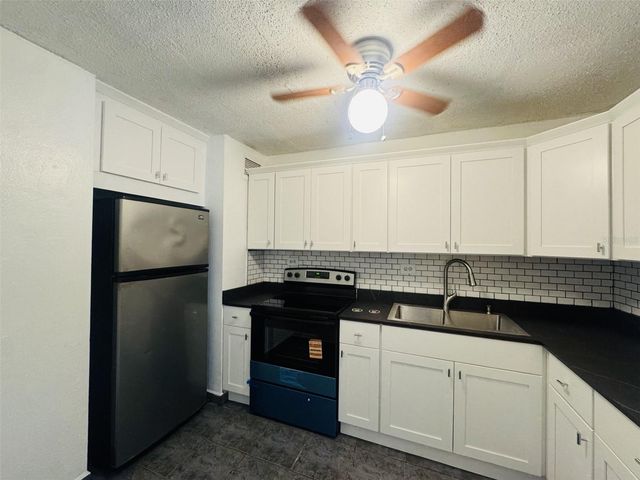 Laguna Gardens LAGUNA 4E, Carolina, PR 00979