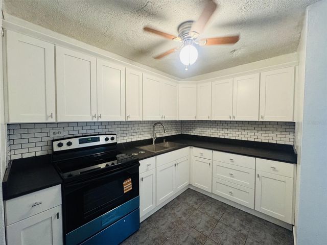 Laguna Gardens LAGUNA 4E, Carolina, PR 00979