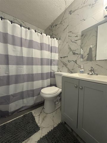 Laguna Gardens LAGUNA 4E, Carolina, PR 00979