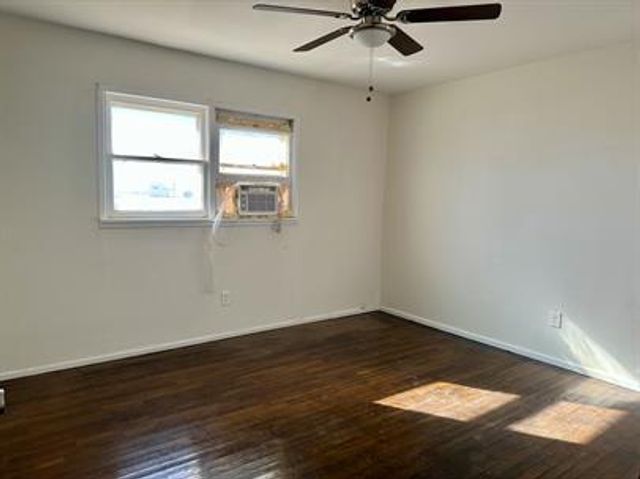 1904 S 8th Street, Tahoka, TX 79373