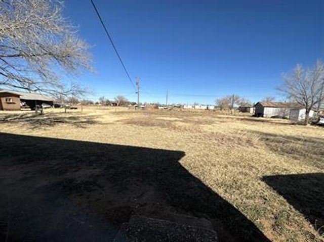 1904 S 8th Street, Tahoka, TX 79373