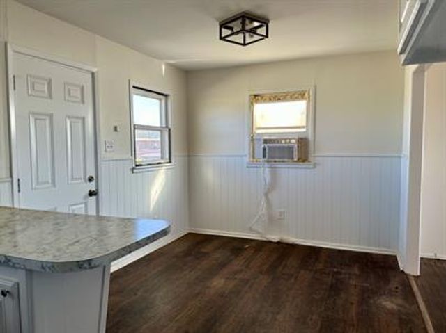 1904 S 8th Street, Tahoka, TX 79373