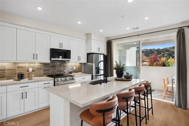 556 Gregory Way, Glendora, CA 91740