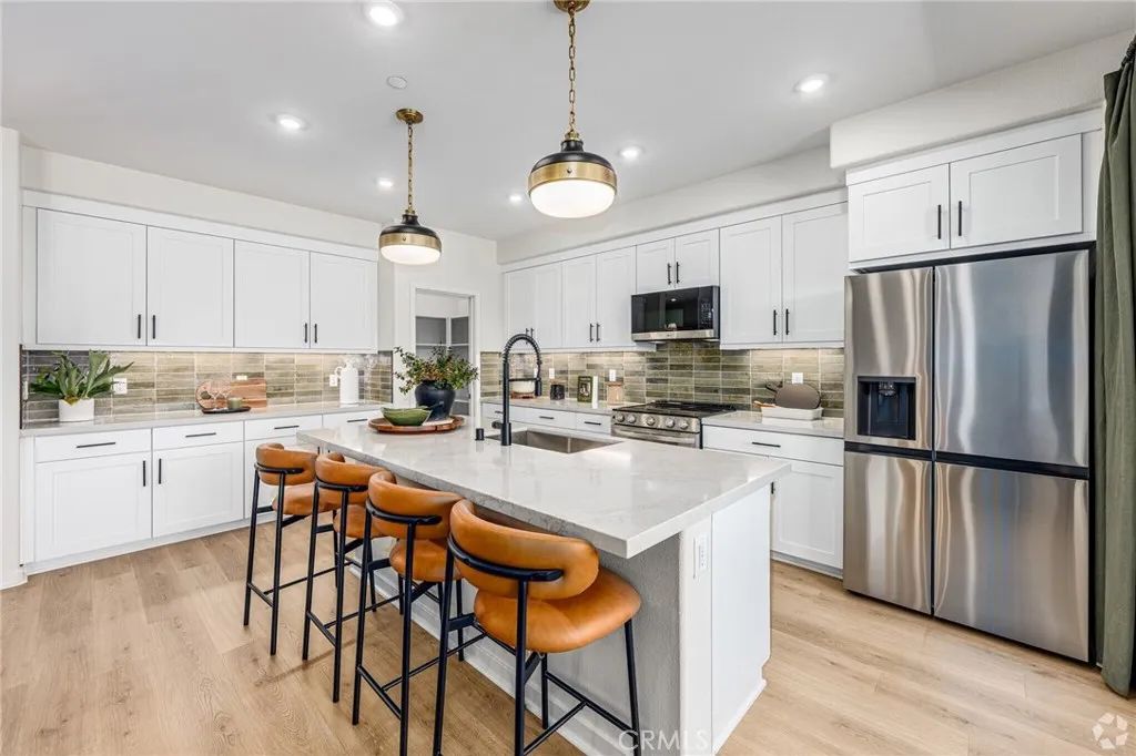 556 Gregory Way, Glendora, CA 91740