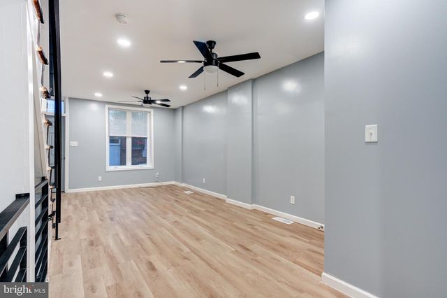 2010 S CHADWICK ST, Philadelphia, PA 19145