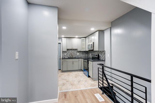 2010 S CHADWICK ST, Philadelphia, PA 19145