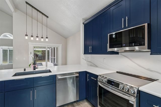 10218 CHARLESTON CORNER ROAD, Tampa, FL 33635