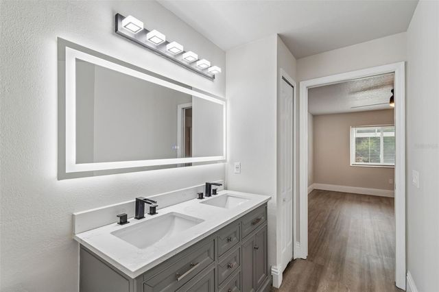 10218 CHARLESTON CORNER ROAD, Tampa, FL 33635