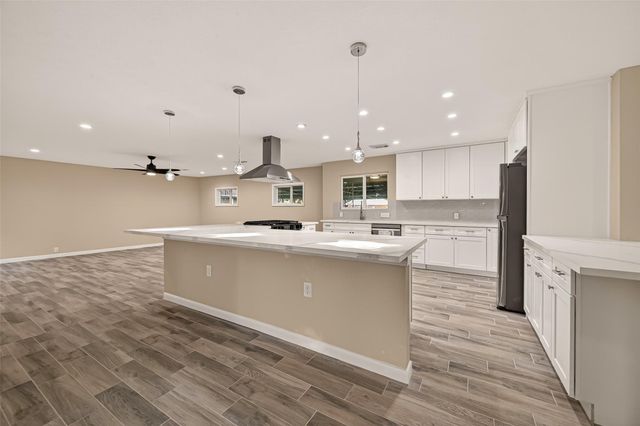 11206 Huggins Drive, Houston, TX 77035